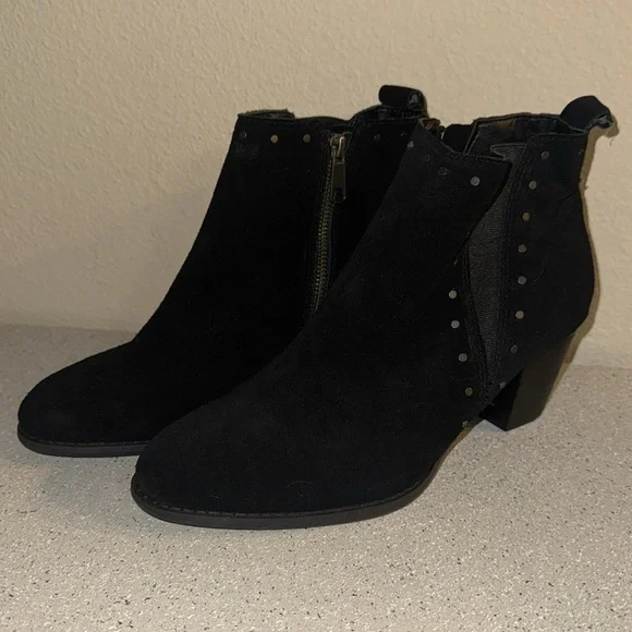 Vionic Women’s Landen‎ Studded Black Suede Block Heel Booties Size 9 - Picture 6 of 9